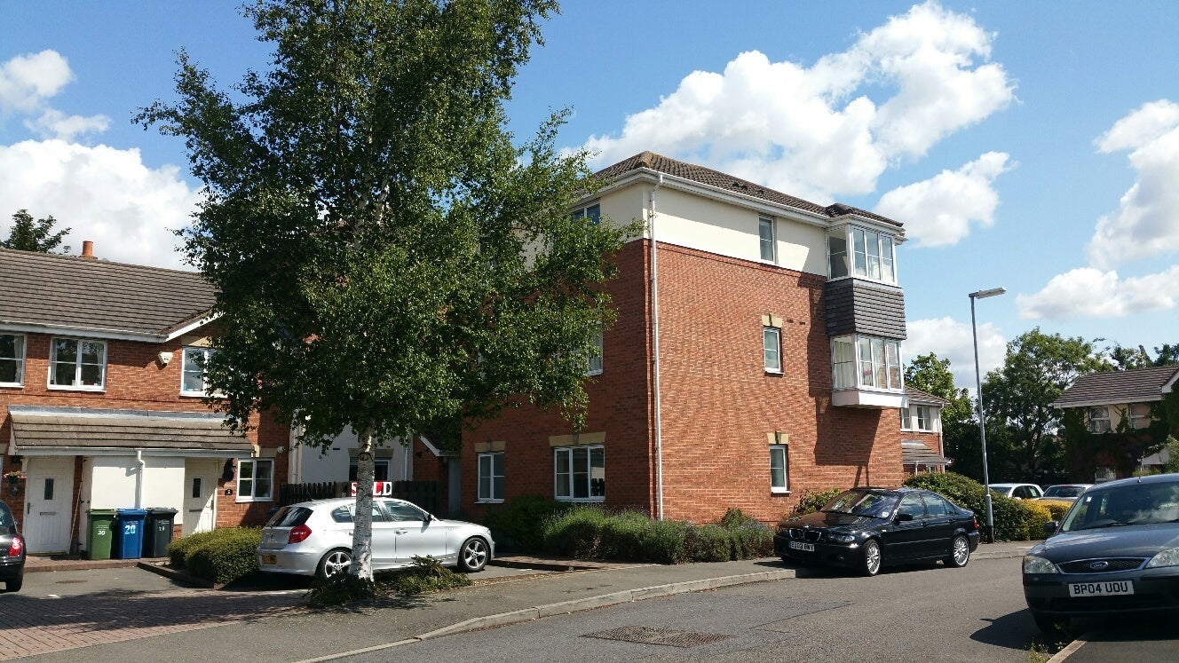 Flat Cygnet Drive in Tamworth