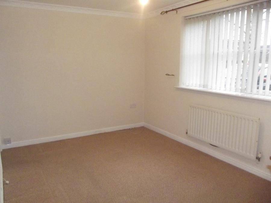 Flat Cygnet Drive in Tamworth