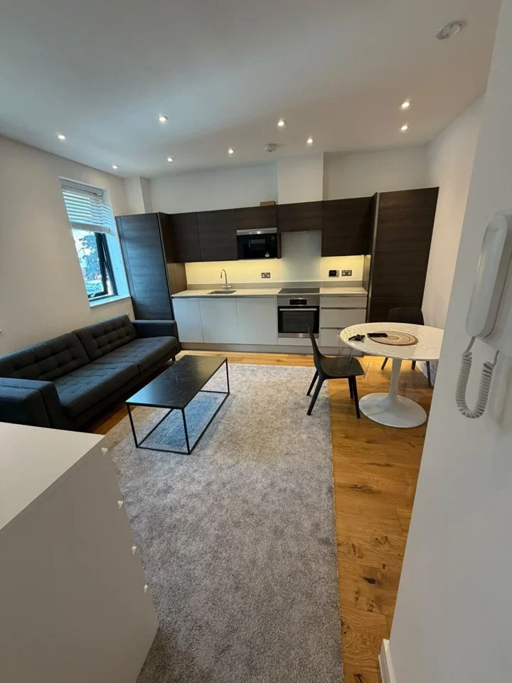 Flat Nobel Drive in Greater London