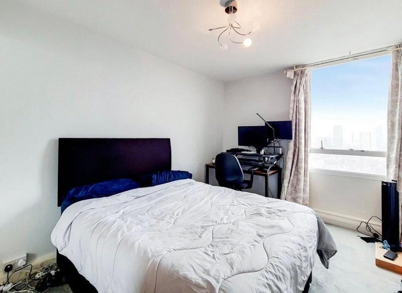 Room Bramlands Close in Greater London