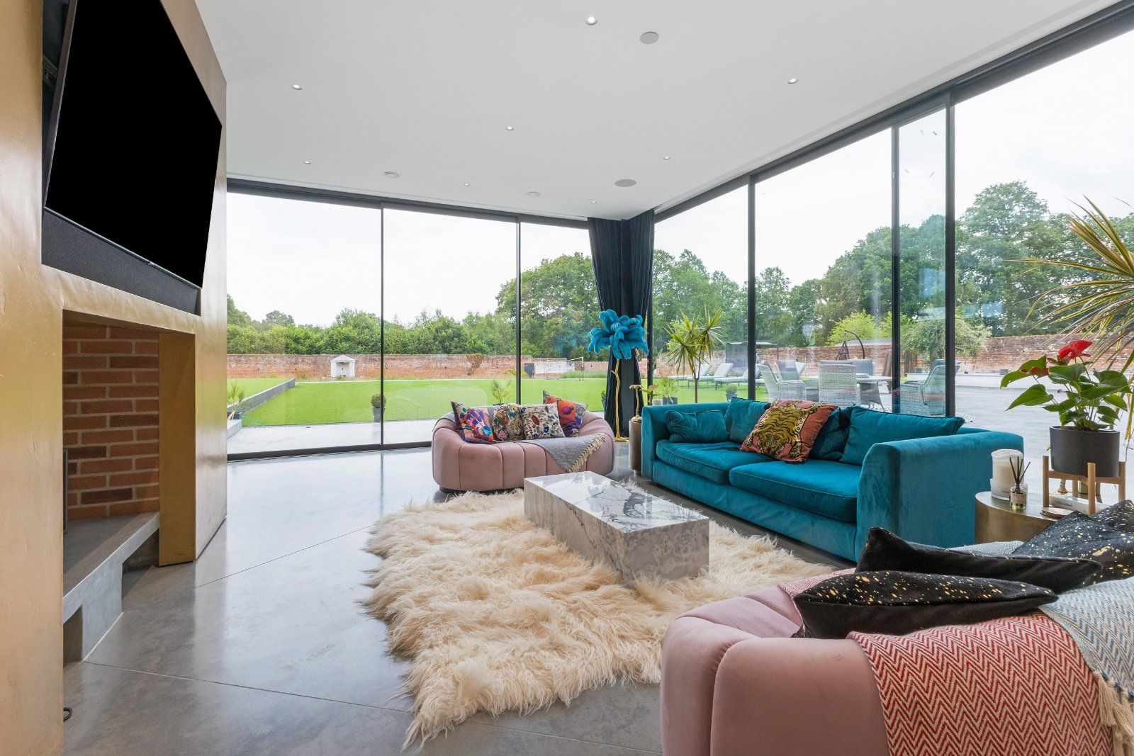 House London Road in Surrey Heath