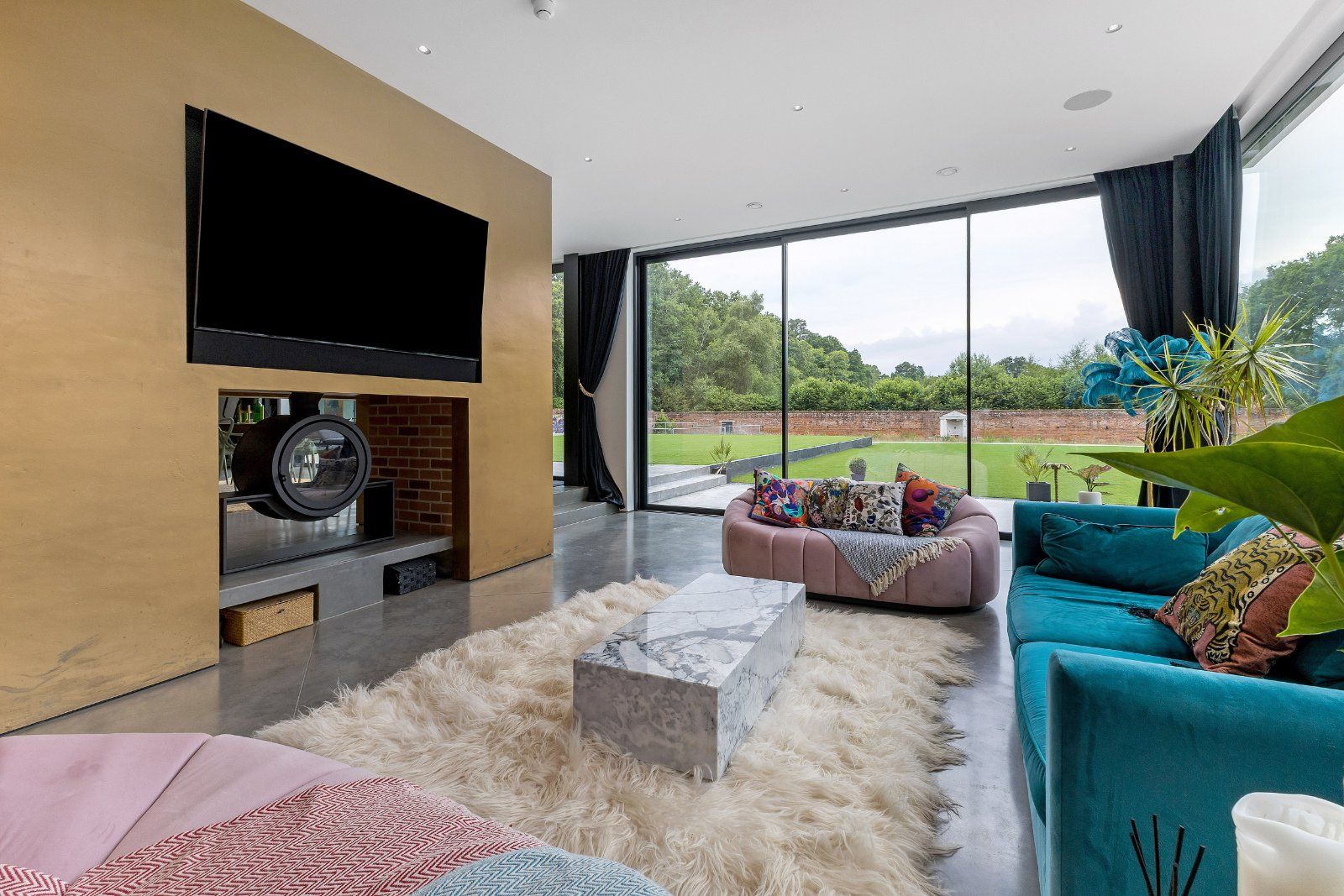 House London Road in Surrey Heath