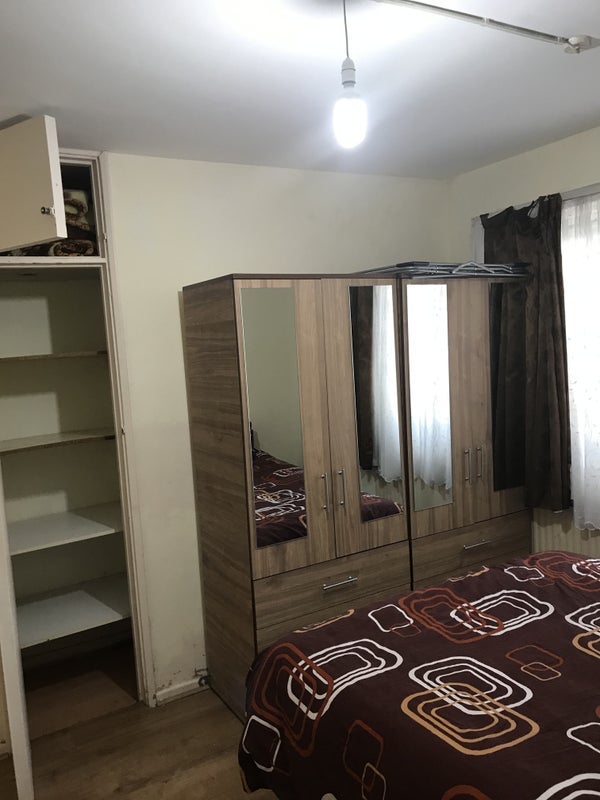 Room Studley Road in Greater London