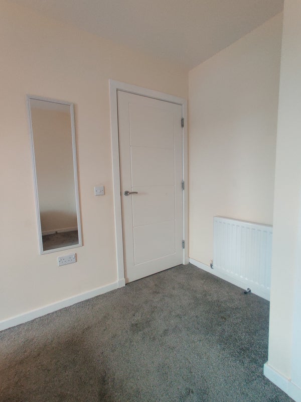 Room Muirhouse Parkway in City of Edinburgh