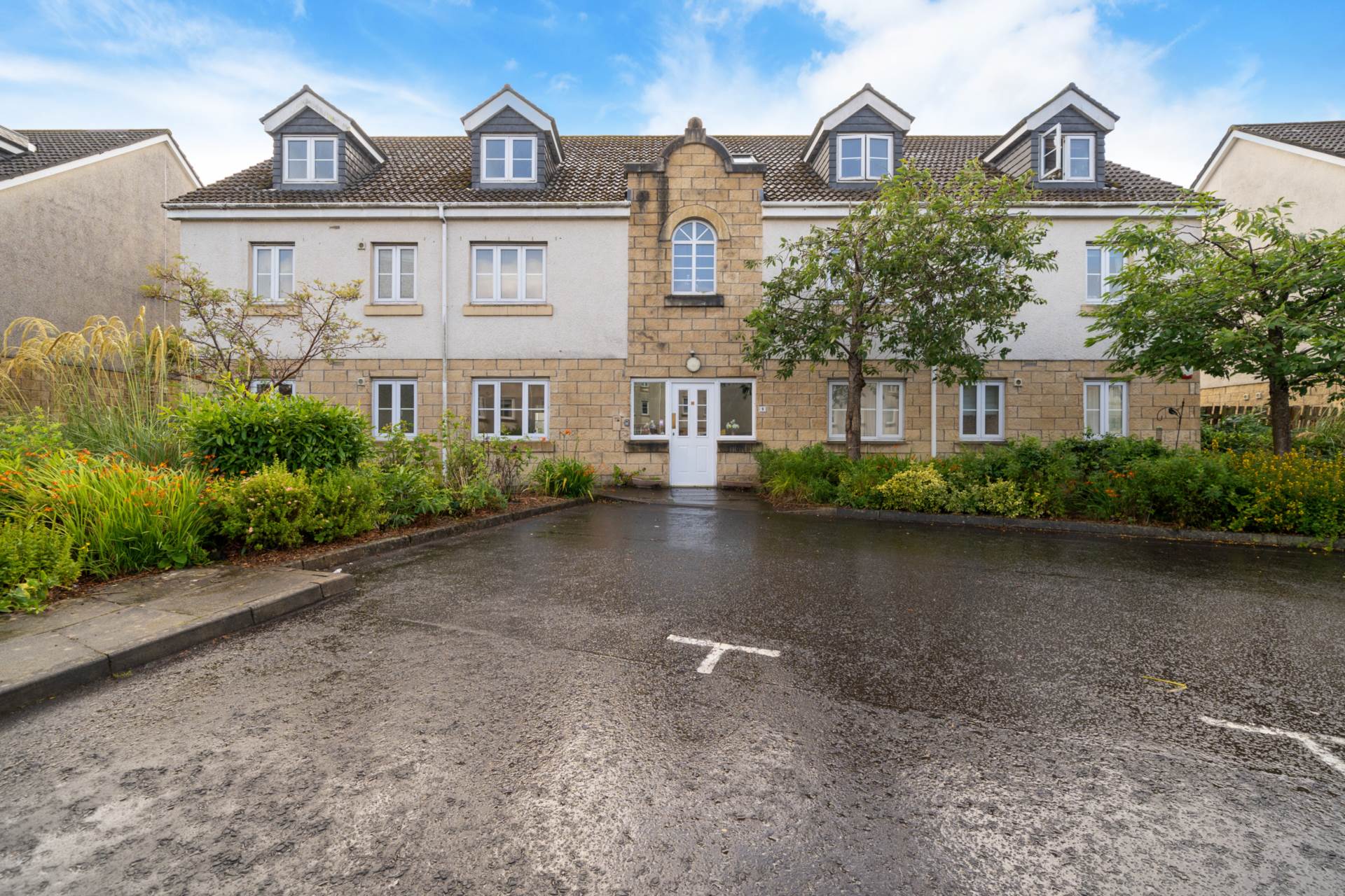 Flat Barclay Avenue in Elderslie