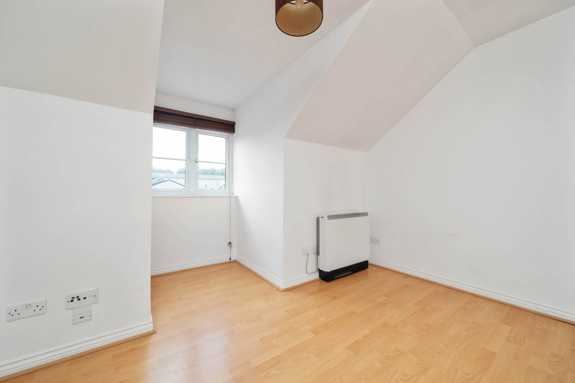Flat Barclay Avenue in Elderslie