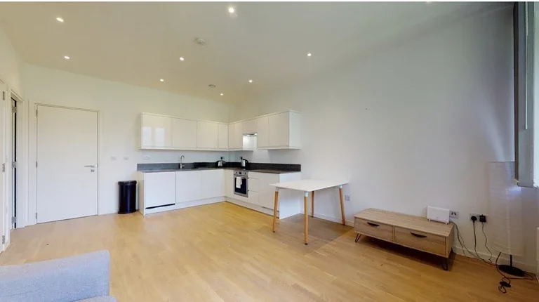 Flat Great West Road in Greater London