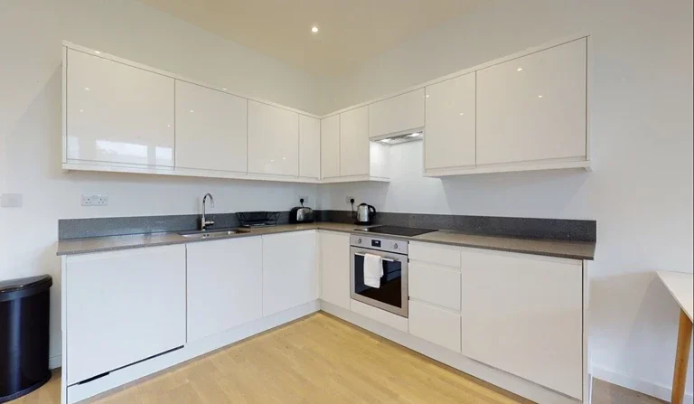 Flat Great West Road in Greater London