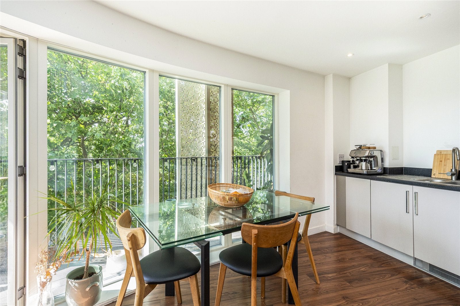 Flat Atkins Square in Greater London