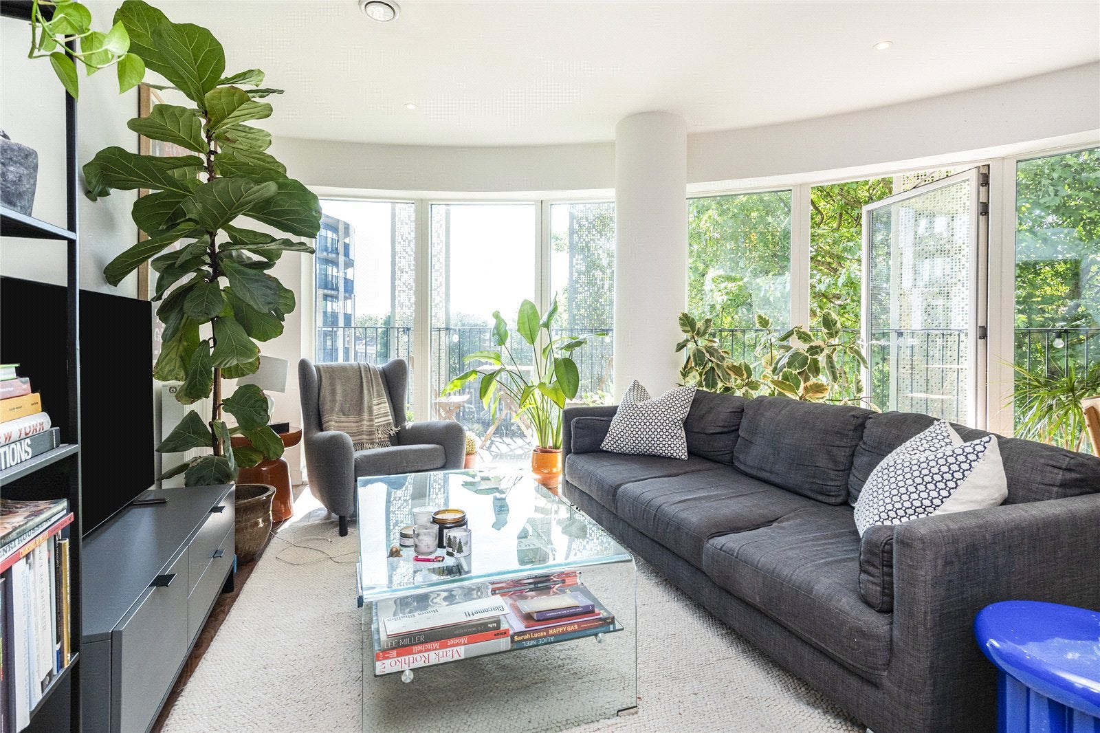 Flat Atkins Square in Greater London