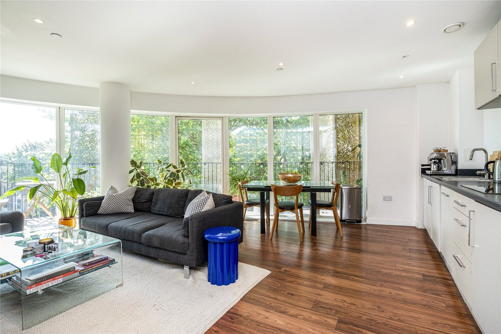 Flat Atkins Square in Greater London