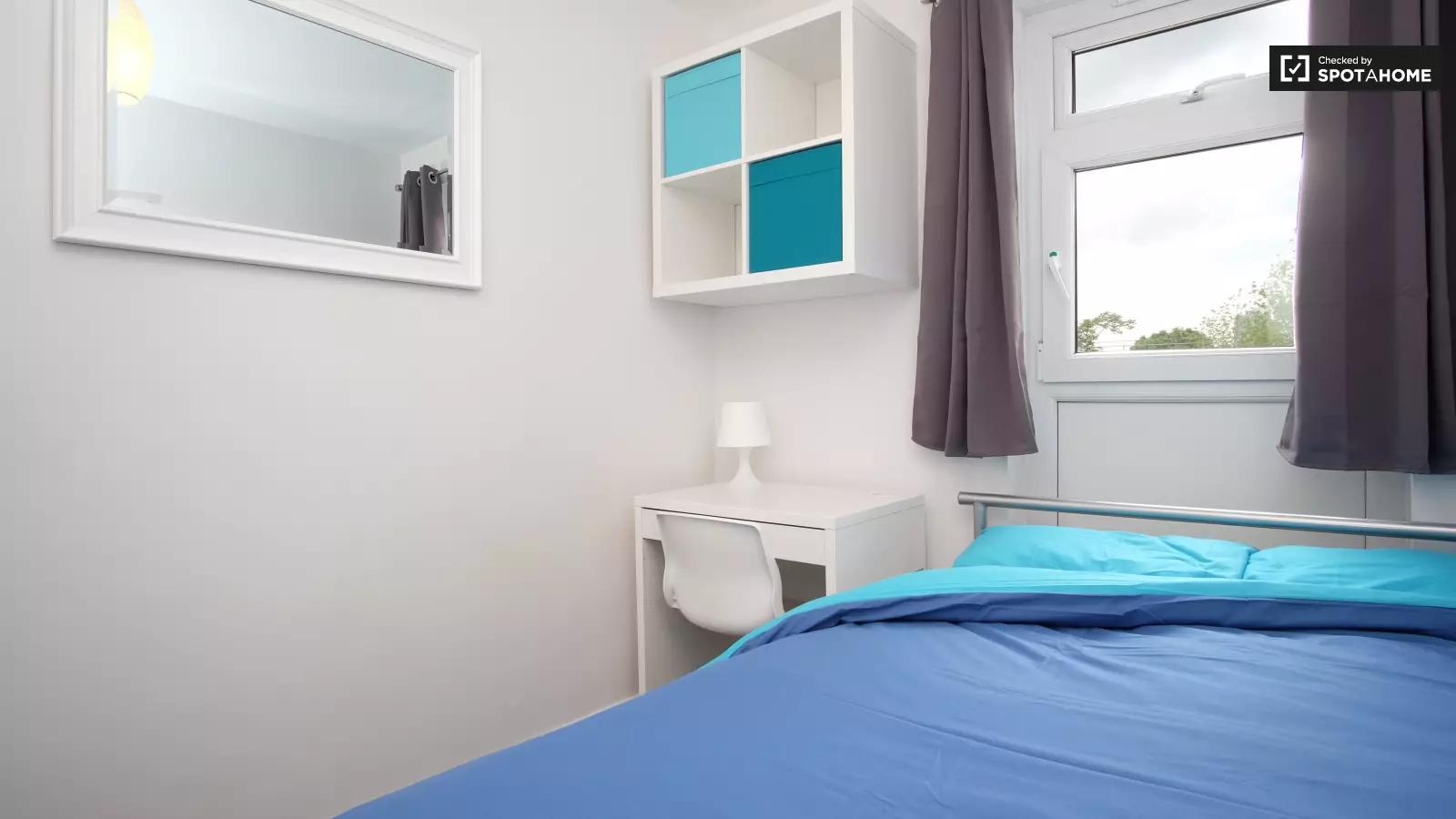 Flat Cambridge Heath Road in Greater London