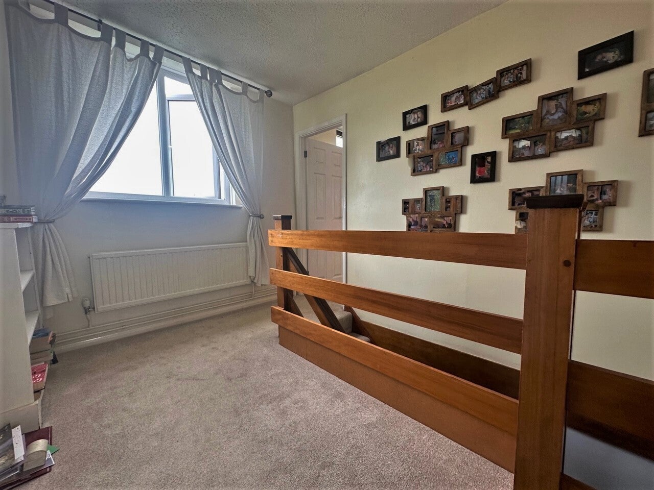 Flat Swan Lane in Folkestone and Hythe District