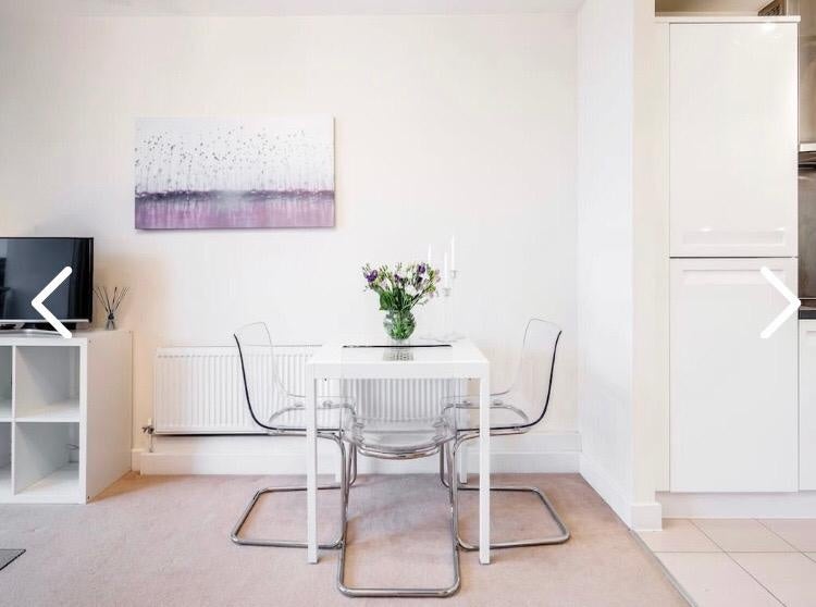Flat Augustus Lane in Greater London