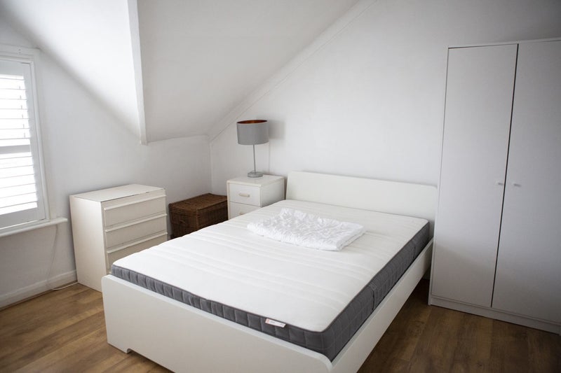 Room Merchland Road in Greater London