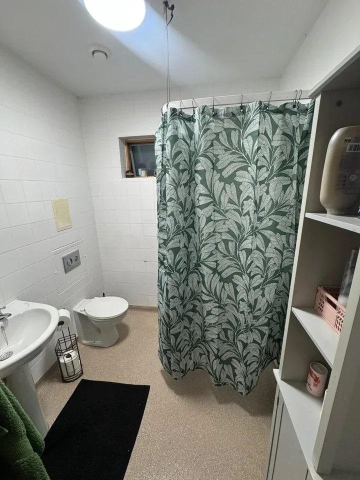 Room Canterbury Road in Greater London