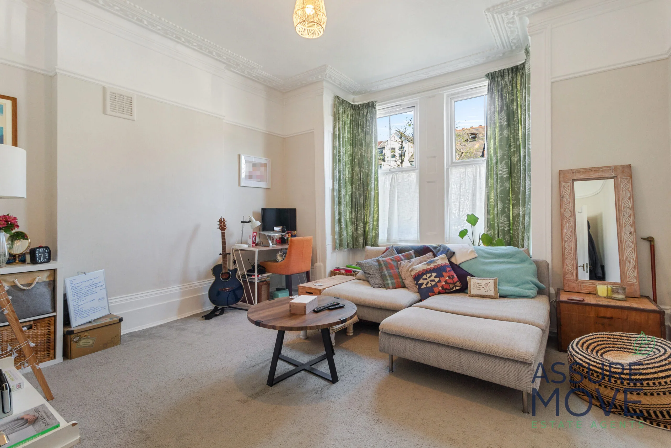 Flat Cecile Park in Greater London