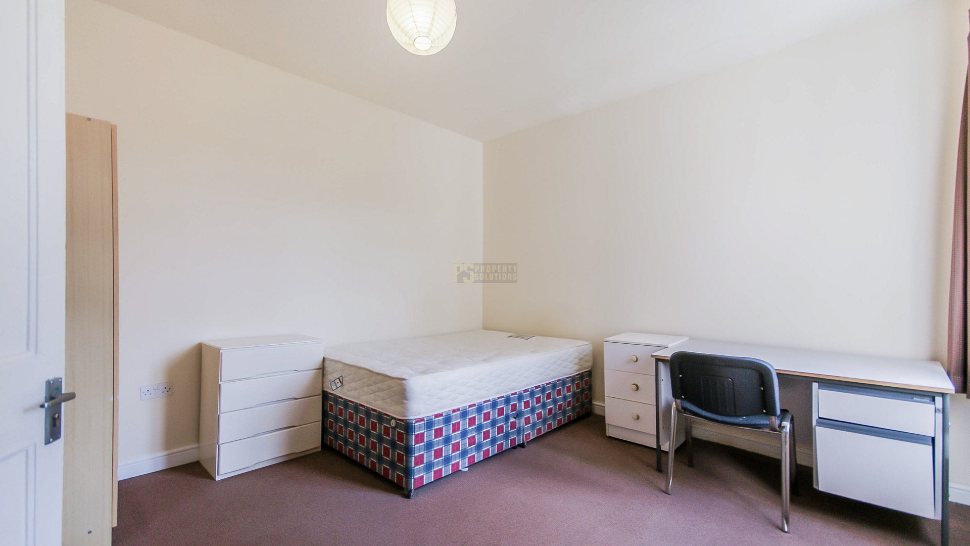 Room Bournbrook Road in Birmingham