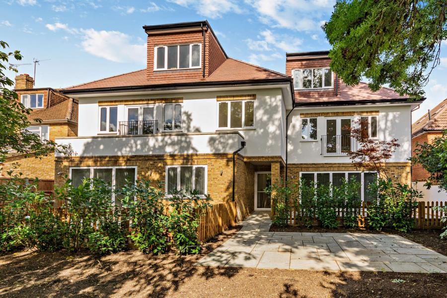 Flat Swakeleys Road in Greater London