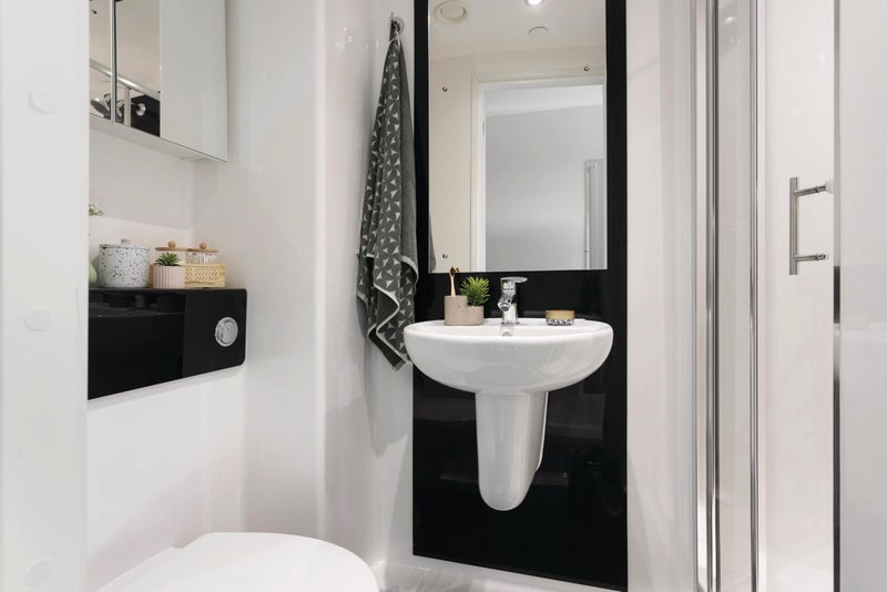 Room College Grove in Greater London