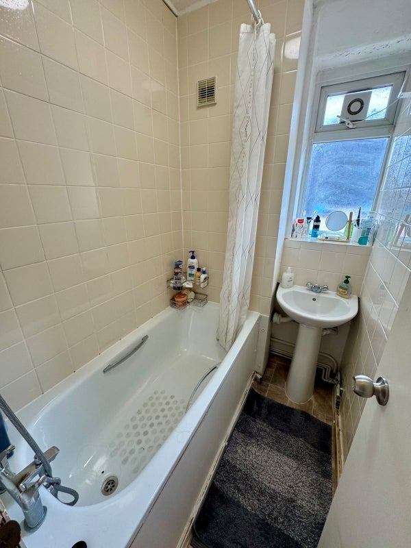 Room Manciple Street in Greater London