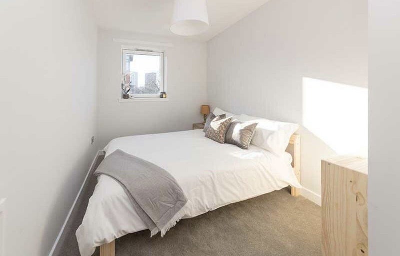 Room Waterside Place in Glasgow
