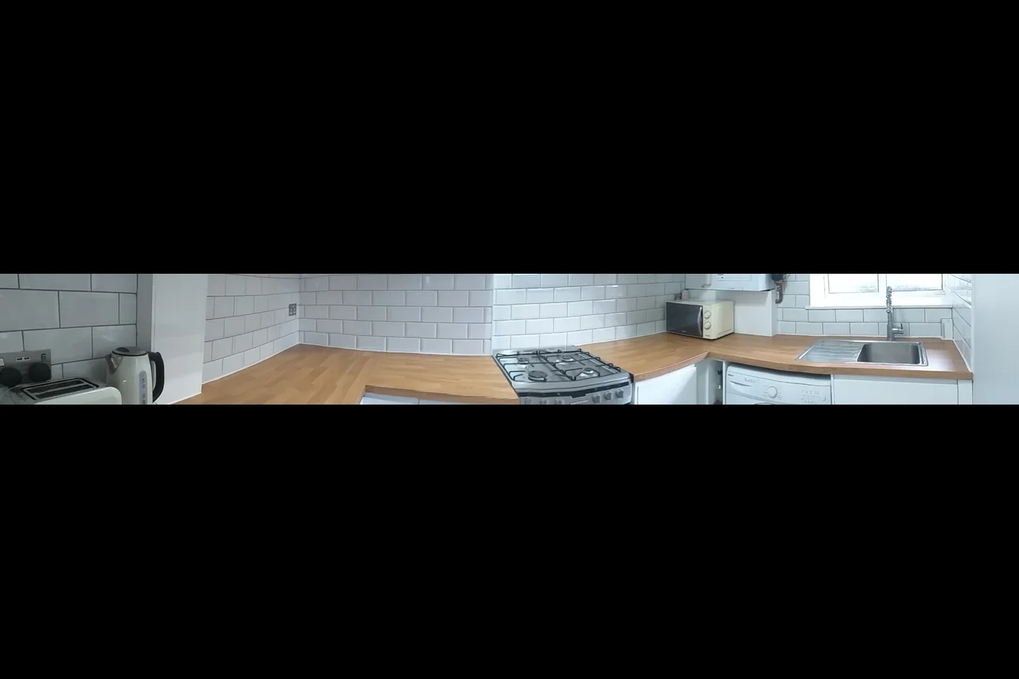 Room West India Dock Road in Greater London