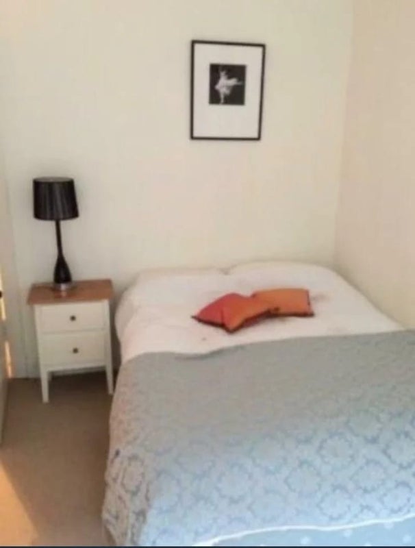 Room Caird Drive in Glasgow