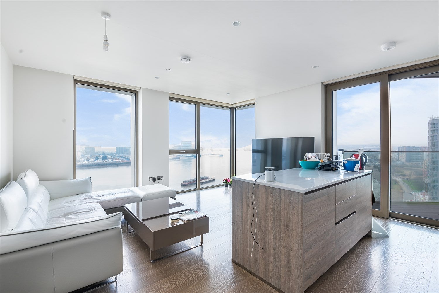 Flat Pilot Walk in Greater London
