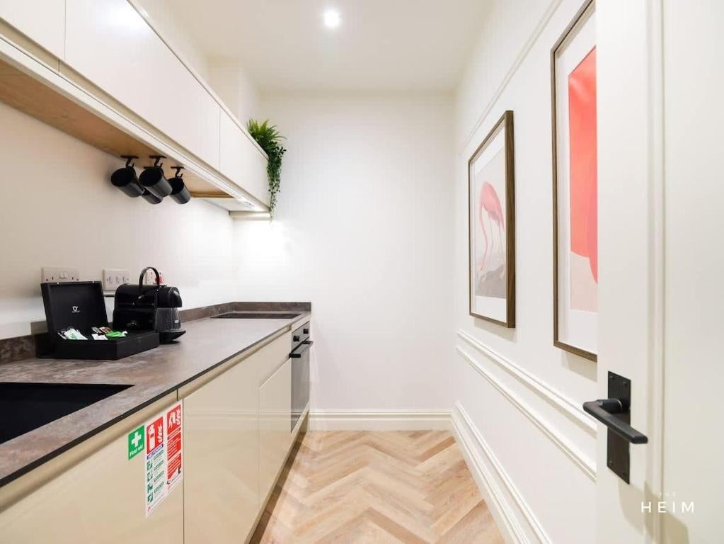 Flat Rufford Street in Greater London