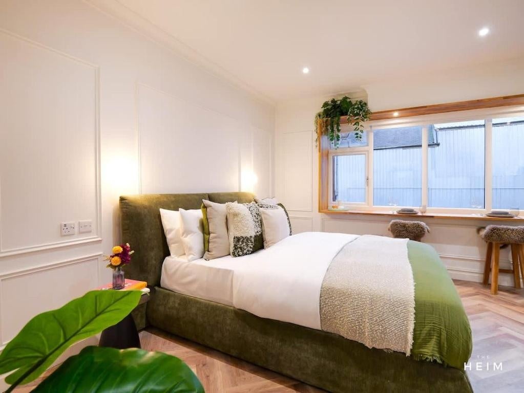 Flat Rufford Street in Greater London