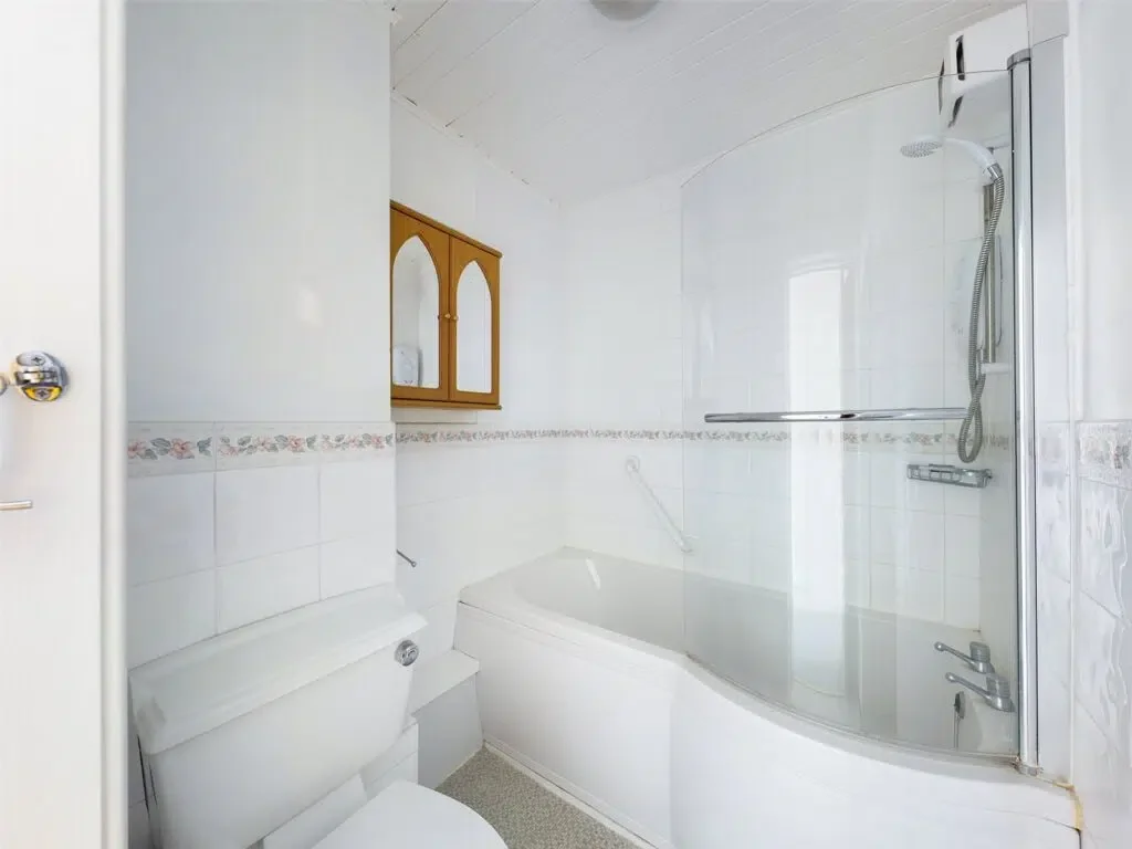 Flat Golden Vale in Tewkesbury