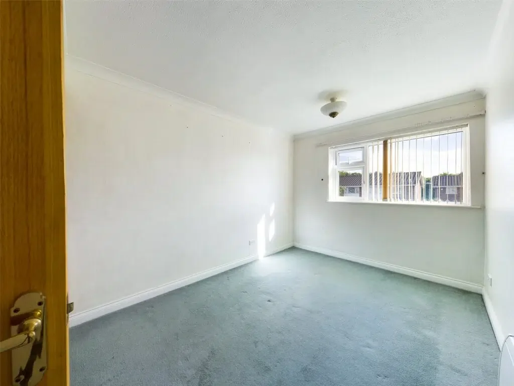 Flat Golden Vale in Tewkesbury