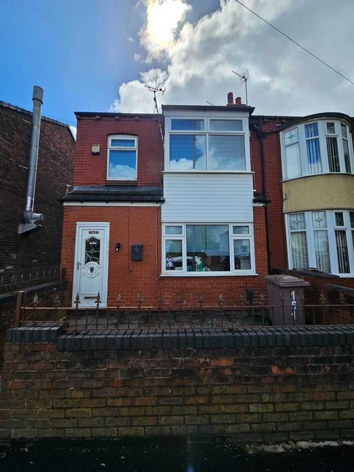 Flat Knowsley Road in St Helens