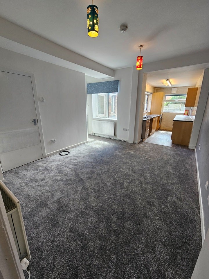 Flat Knowsley Road in St Helens