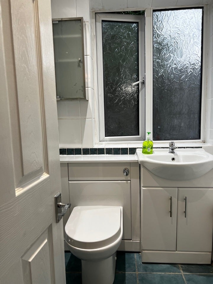Room Acacia Avenue in Greater London