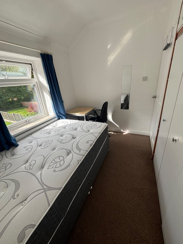 Room St Chad's Road in Manchester