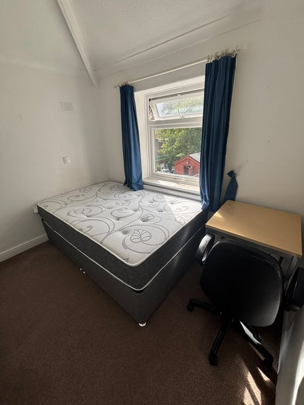 Room St Chad's Road in Manchester