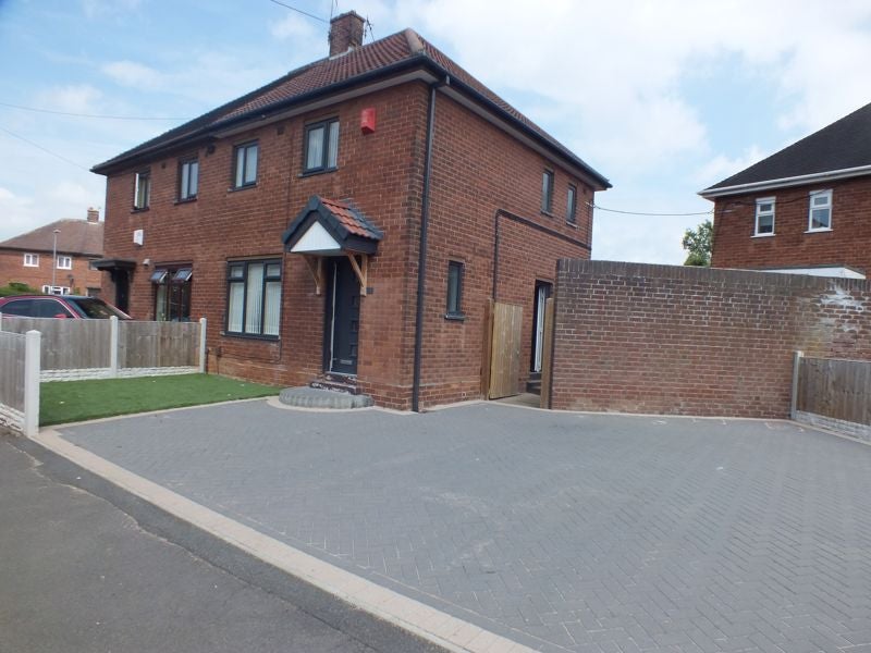 House Newbury Grove in Stoke-on-Trent