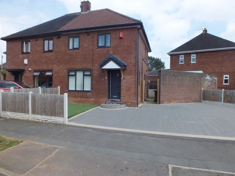 House Newbury Grove in Stoke-on-Trent