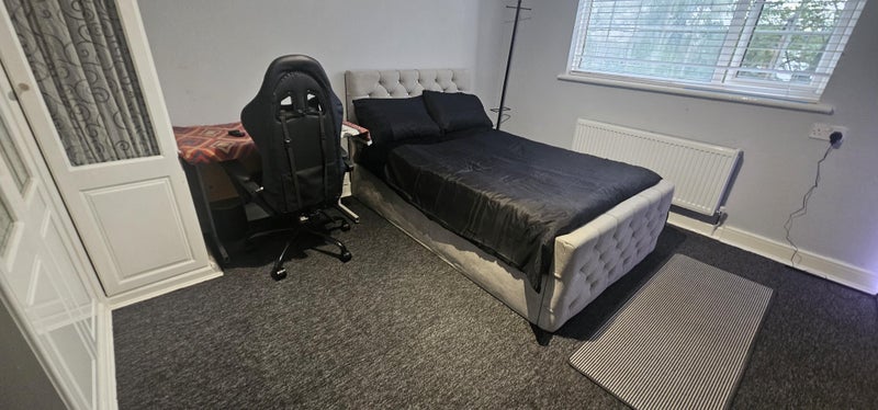 Room New Coventry Road in Birmingham