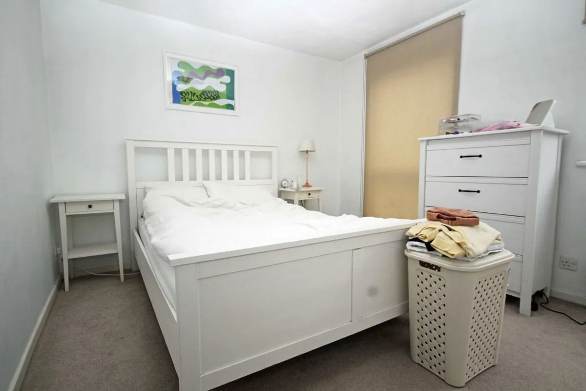 Flat Harrowdene Gardens in Greater London