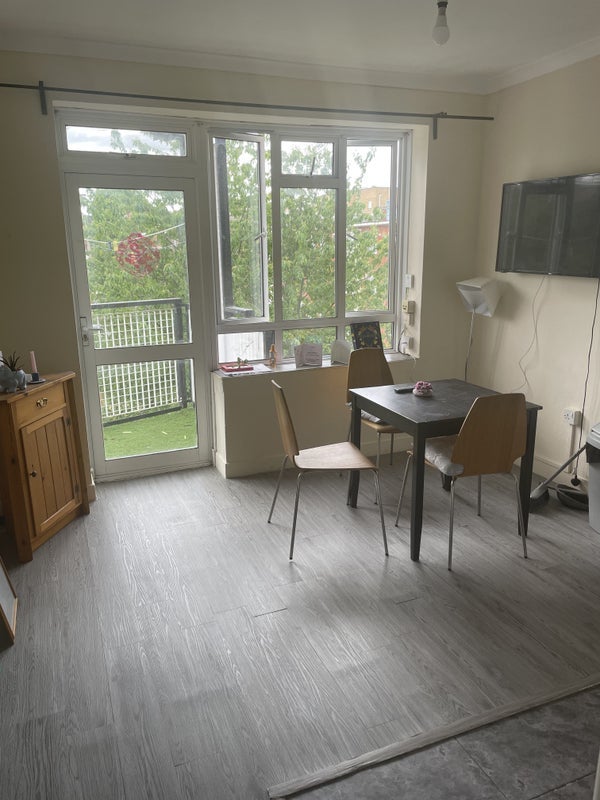 Room Kilburn Vale in Greater London