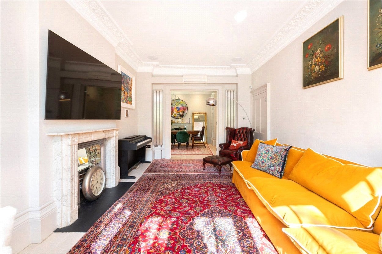 House Park Village West in Greater London