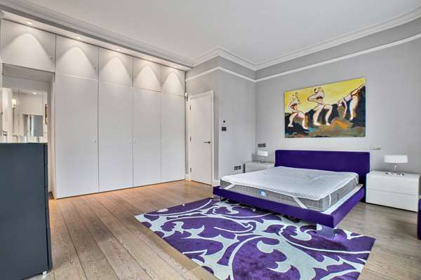 Flat Linden Gardens in Greater London