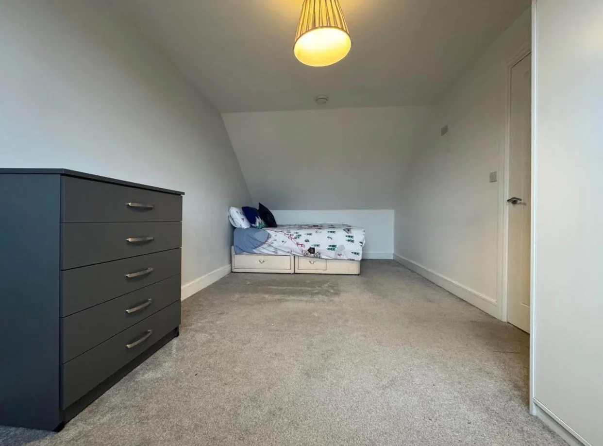 Room Marley Avenue in Greater London