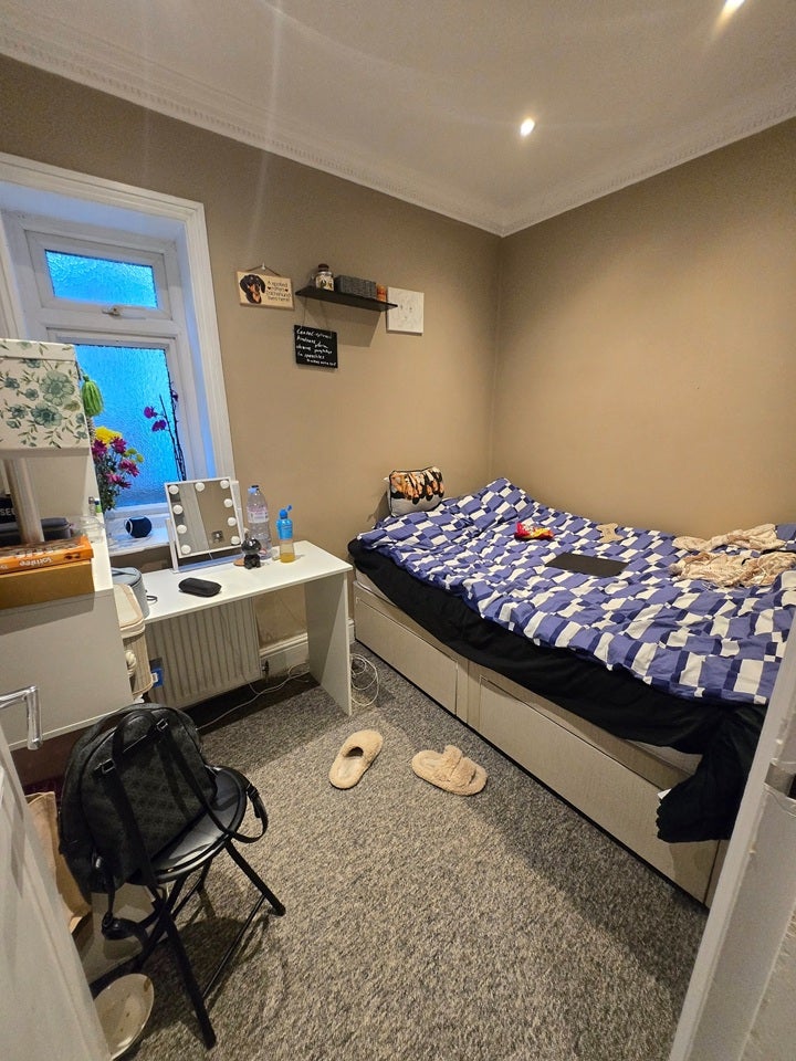 Flat Sunningfields Road in Greater London