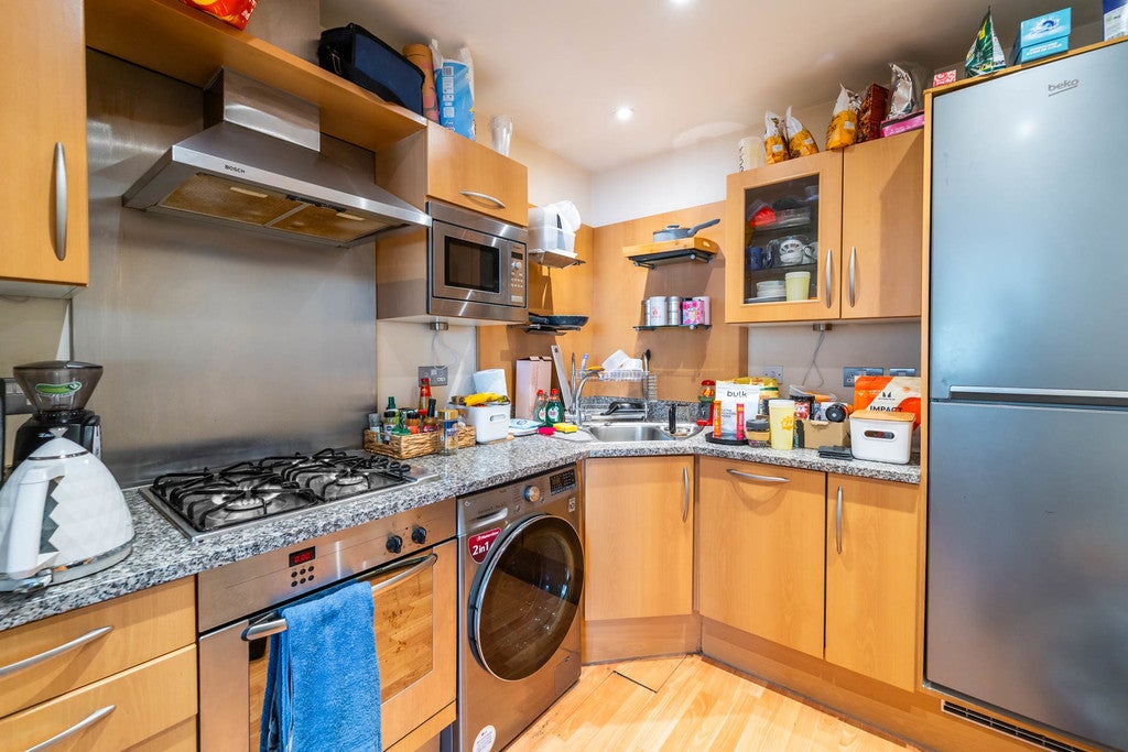 Flat Finchley Road in Greater London