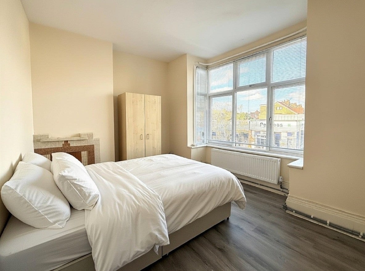 Room Northfield Avenue in London