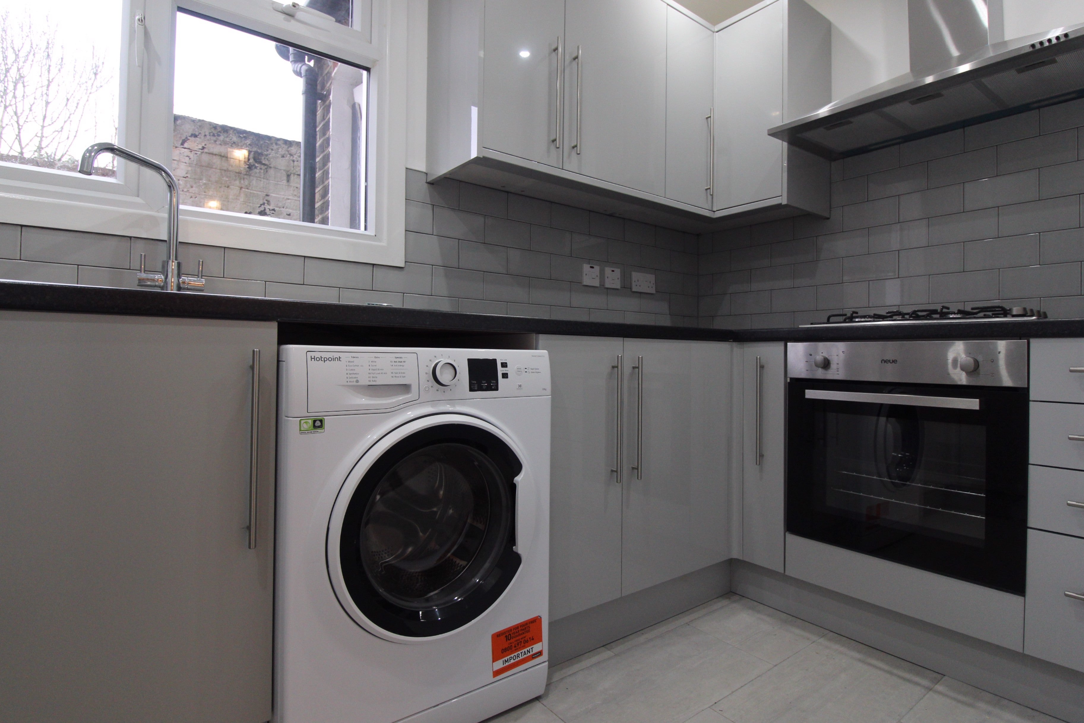 Flat Brayburne Avenue in Greater London